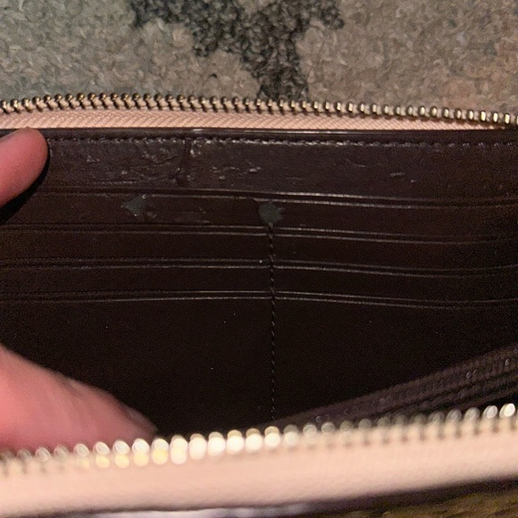 COACH ACCORDION ZIP IN SIGNATURE DEBOSSED WALLET 54805 PASTEL PINK LEATHER - Picture 6 of 6